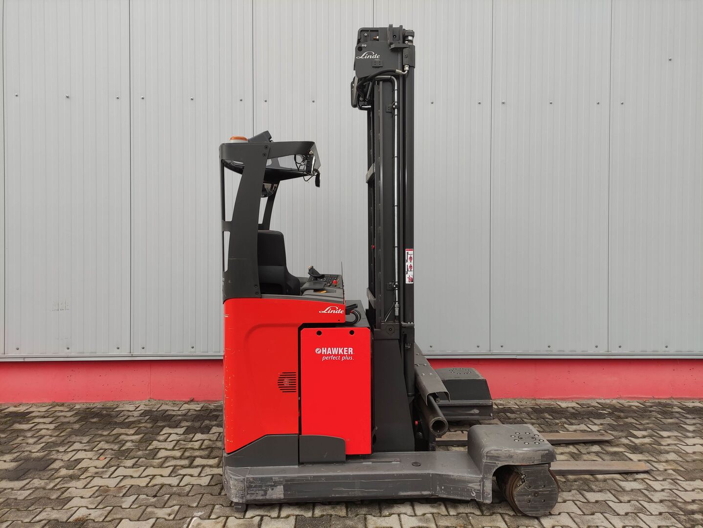 Linde R25f Linde Vierwege Schubmaststapler R25F (UFW250TFVRF635) Elektro kaufen ...