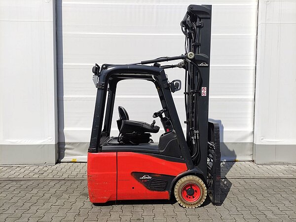 Linde Elektro Elektro 3 Rad-Stapler E15-02 / 386 Triplex - Linde Elektro Elektro 3 Rad-Stapler E15-02 / 386 Triplex