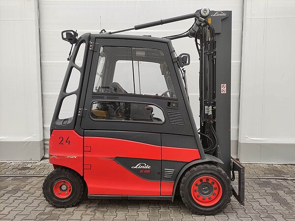 Linde Elektro Elektro 4 Rad-Stapler E35H-01/600-388 Triplex - Linde Elektro Elektro 4 Rad-Stapler E35H-01/600-388 Triplex