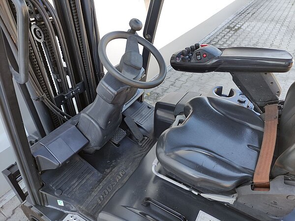 Doosan Elektro Elektro 4 Rad-Stapler B20X-7 Plus Triplex - Doosan Elektro Elektro 4 Rad-Stapler B20X-7 Plus Triplex