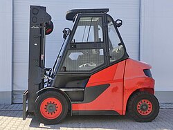  - Linde Elektro 4 Rad-Stapler E60-01/1279 Elektro Triplex