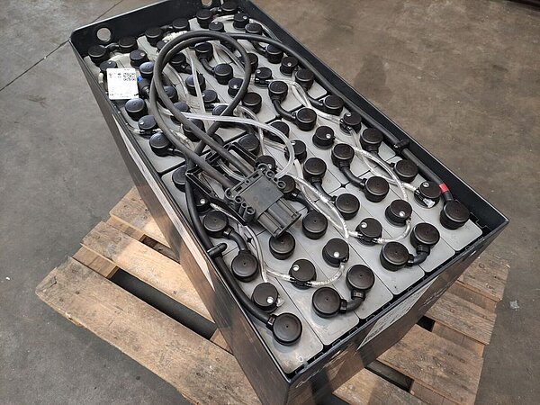 Antriebsbatterie 48V 3 EPzS 375 - Antriebsbatterie 48V 3 EPzS 375