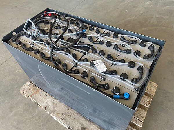  - *Sonstige Antriebsbatterie 48V 5 PZS 625 