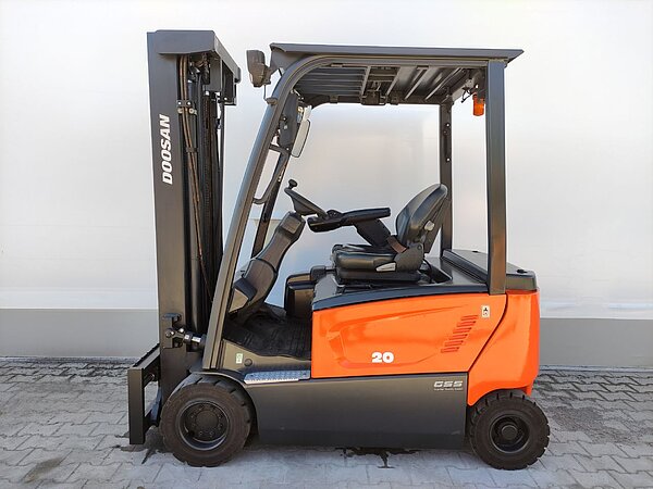 Elektro Elektro 4 Rad-Stapler B20X-7 Plus Triplex - Doosan Elektro Elektro 4 Rad-Stapler B20X-7 Plus Triplex