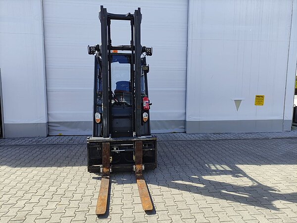 Linde Elektro Elektro 4 Rad-Stapler E30HL-01/600-387 Standard - Linde Elektro Elektro 4 Rad-Stapler E30HL-01/600-387 Standard