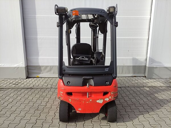  - Linde Elektro Elektro 4 Rad-Stapler E16P-02/386 EVO Triplex