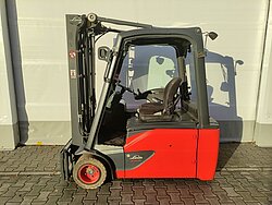  - Linde Elektro 3 Rad-Stapler E20L-02-386 Elektro Triplex