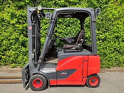  - Linde Elektro 4 Rad-Stapler E20-PH-02 Elektro Triplex