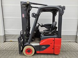  - Linde Elektro 4 Rad-Stapler E12-02/386 EVO Elektro Triplex