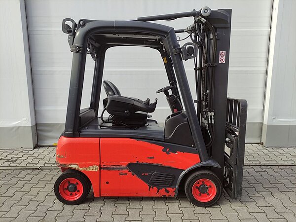  - Linde Elektro Elektro 4 Rad-Stapler E16P-02/386 EVO Triplex