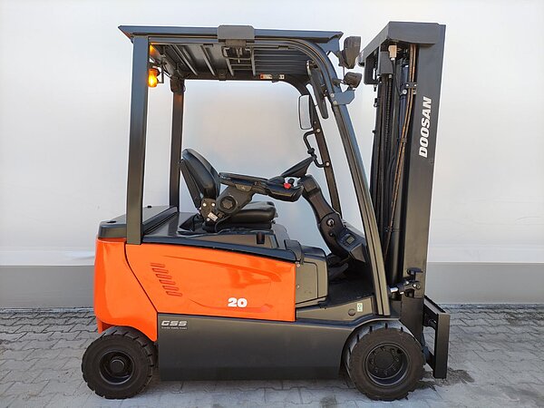 Doosan Elektro Elektro 4 Rad-Stapler B20X-7 Plus Triplex - Doosan Elektro Elektro 4 Rad-Stapler B20X-7 Plus Triplex