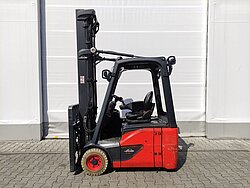  - Linde Elektro 3 Rad-Stapler E15-02 / 386 Elektro Triplex