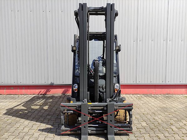 Linde Elektro Elektro 4 Rad-Stapler E35L-01-387 Triplex - Linde Elektro Elektro 4 Rad-Stapler E35L-01-387 Triplex