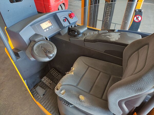Jungheinrich Elektro Schubmaststapler ETV 112 Triplex - Jungheinrich Elektro Schubmaststapler ETV 112 Triplex