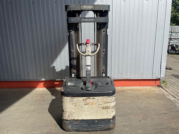  - Crown Elektro Hochhubwagen WE2300 1.6 TT Triplex