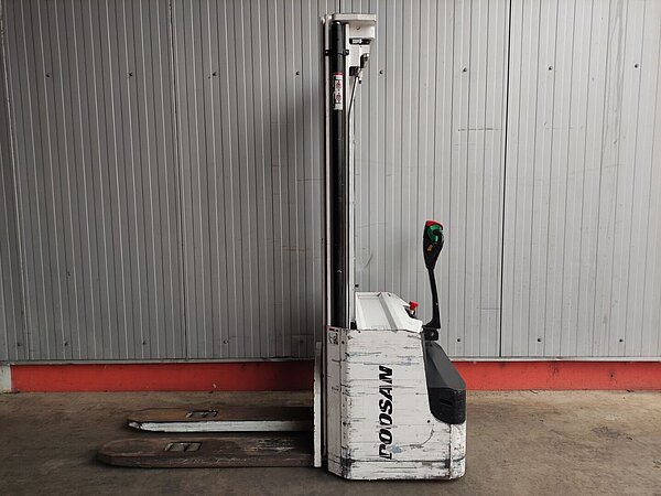 Elektro Hochhubwagen LEDS 20 Triplex - Doosan Elektro Hochhubwagen LEDS 20 Triplex