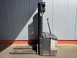  - Crown Hochhubwagen WE2300 1.6 TT Elektro Triplex