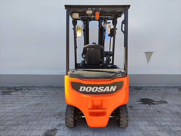Doosan Elektro Elektro 4 Rad-Stapler B20X-7 Plus Triplex - Doosan Elektro Elektro 4 Rad-Stapler B20X-7 Plus Triplex