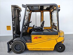  - OM-Pimespo Elektro 4 Rad-Stapler XE40 Elektro Triplex