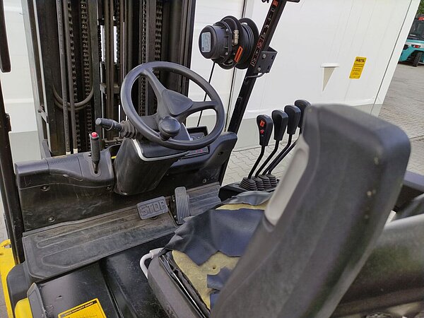 Hyundai Elektro Elektro 4 Rad-Stapler 32B-9 Quattro-Vollfre - Hyundai Elektro Elektro 4 Rad-Stapler 32B-9 Quattro-Vollfre