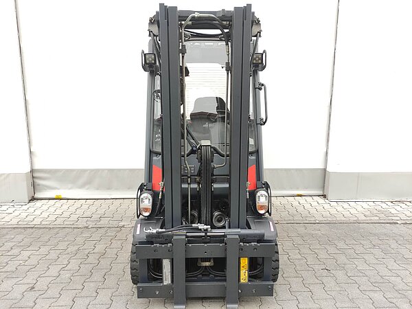  - Linde Diesel Dieselstapler H18D-01-391 EVO Triplex