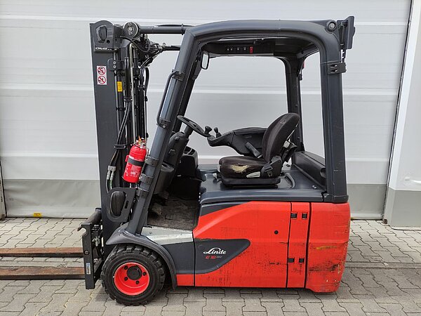 Elektro Elektro 3 Rad-Stapler E18-02/386 EVO Duplex - Linde Elektro Elektro 3 Rad-Stapler E18-02/386 EVO Duplex
