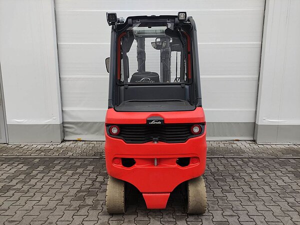  - Linde Elektro Elektro 4 Rad-Stapler E30HL-01/600 Triplex
