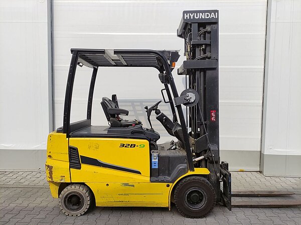 Hyundai Elektro Elektro 4 Rad-Stapler 32B-9 Quattro-Vollfre - Hyundai Elektro Elektro 4 Rad-Stapler 32B-9 Quattro-Vollfre