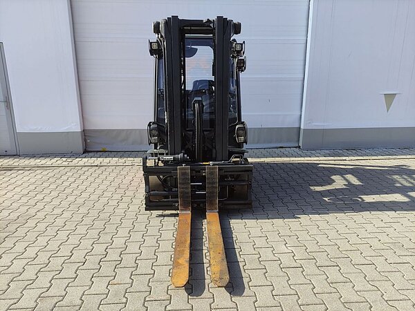  - Linde Elektro Elektro 4 Rad-Stapler E25-01/1252 Triplex