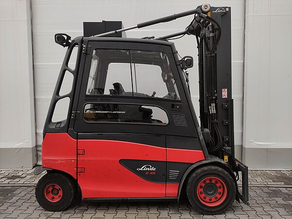 Linde Elektro Elektro 4 Rad-Stapler E45HL-01-/600-388 Triplex - Linde Elektro Elektro 4 Rad-Stapler E45HL-01-/600-388 Triplex