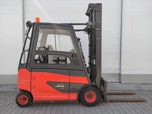 Linde Elektro Elektro 4 Rad-Stapler E30HL-01/600-387 Standard - Linde Elektro Elektro 4 Rad-Stapler E30HL-01/600-387 Standard