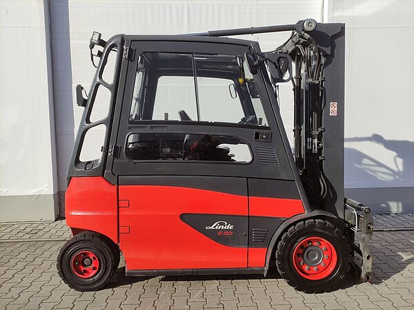 Linde Elektro Elektro 4 Rad-Stapler E50HL-01/388 Triplex - Linde Elektro Elektro 4 Rad-Stapler E50HL-01/388 Triplex