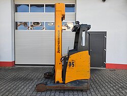  - Jungheinrich Schubmaststapler ETV216 Elektro Triplex