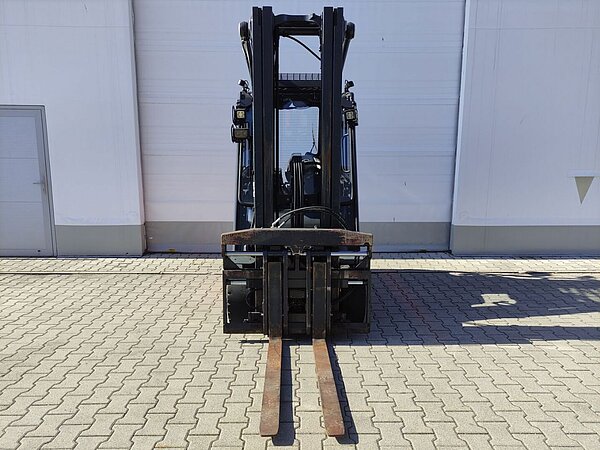  - Linde Elektro Elektro 4 Rad-Stapler E25-01/387 Triplex