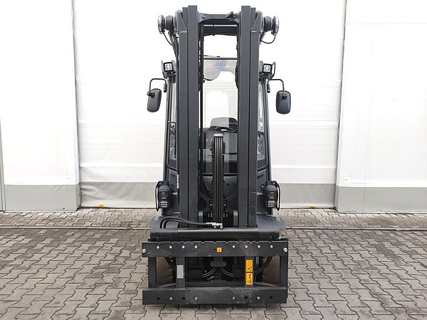  - Linde Elektro Elektro 4 Rad-Stapler E30HL-01/600 Triplex