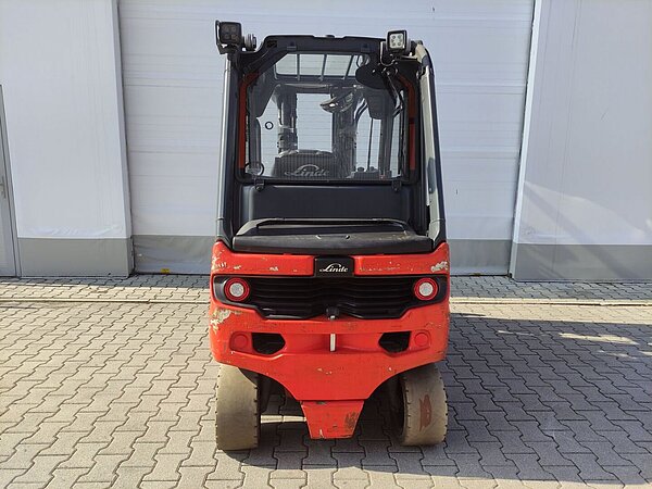  - Linde Elektro Elektro 4 Rad-Stapler E25-01/1252 Triplex