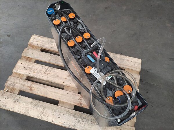 Antriebsbatterie 24V 2 PzB 200 - Triathlon Antriebsbatterie 24V 2 PzB 200