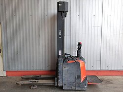  - BT Hochhubwagen SPE140 L Elektro Triplex